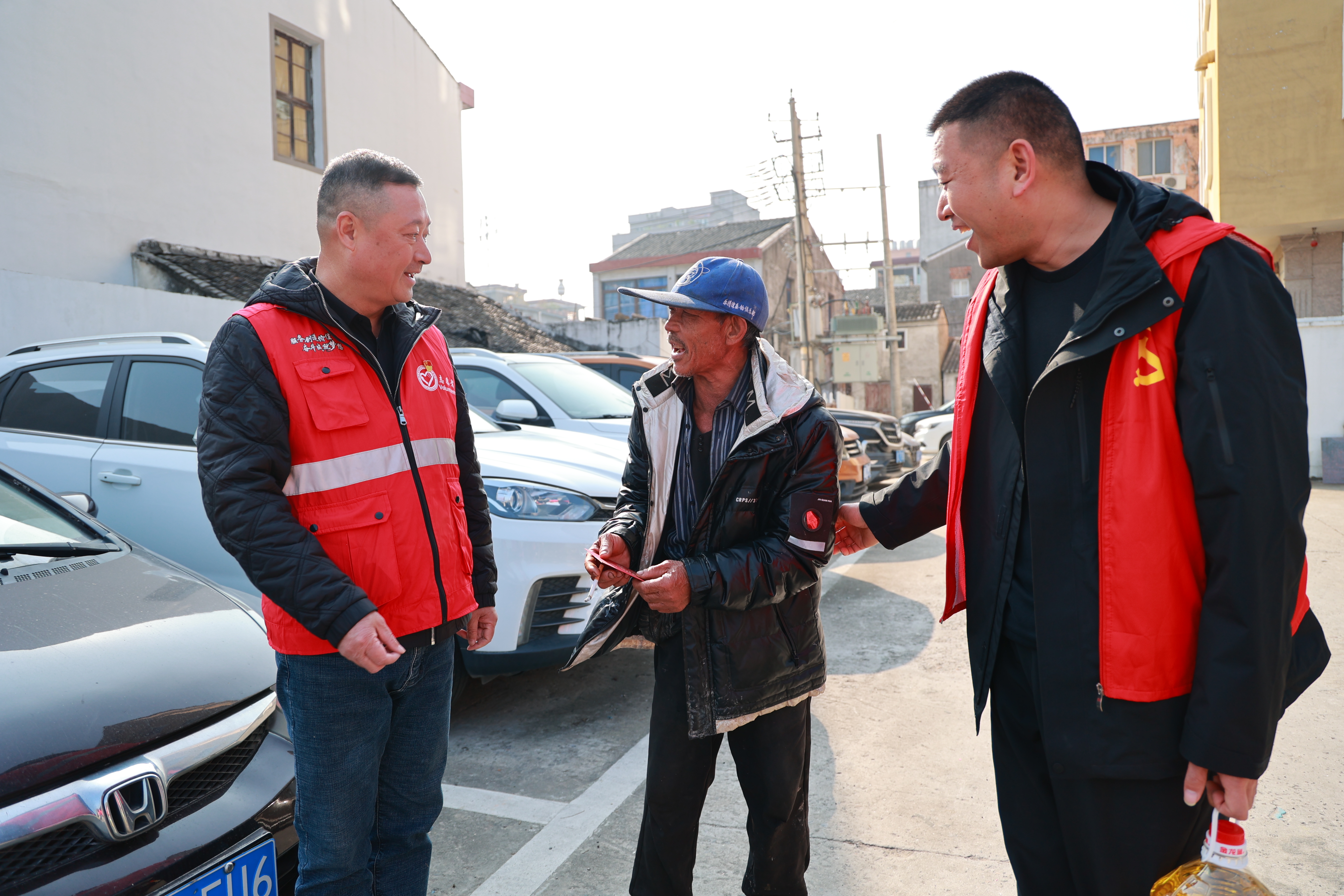 情暖桑榆晚 爱心伴落日——金洋公司赴文化结对村发展尊老敬老慰问活动